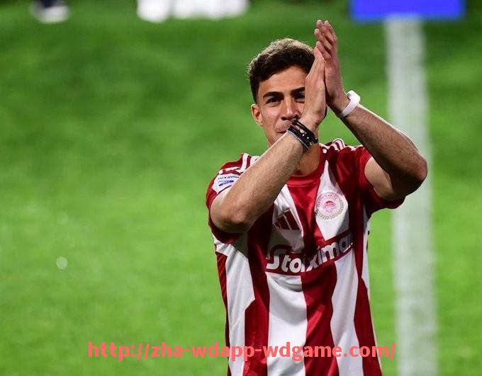 问鼎娱乐官网-法甲球员评分机制解析：从观感评分到数据评分的差异